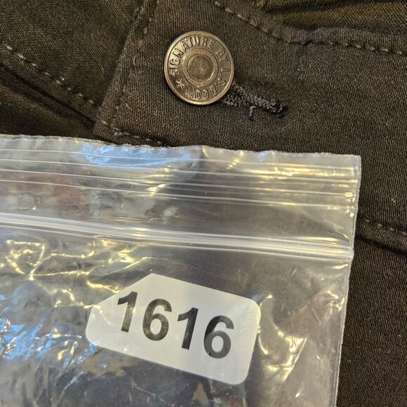 NWT Signature By Levi Strauss Mid-Rise Skinny Black Jeans 24M W37 L30 office - Picture 14 of 15